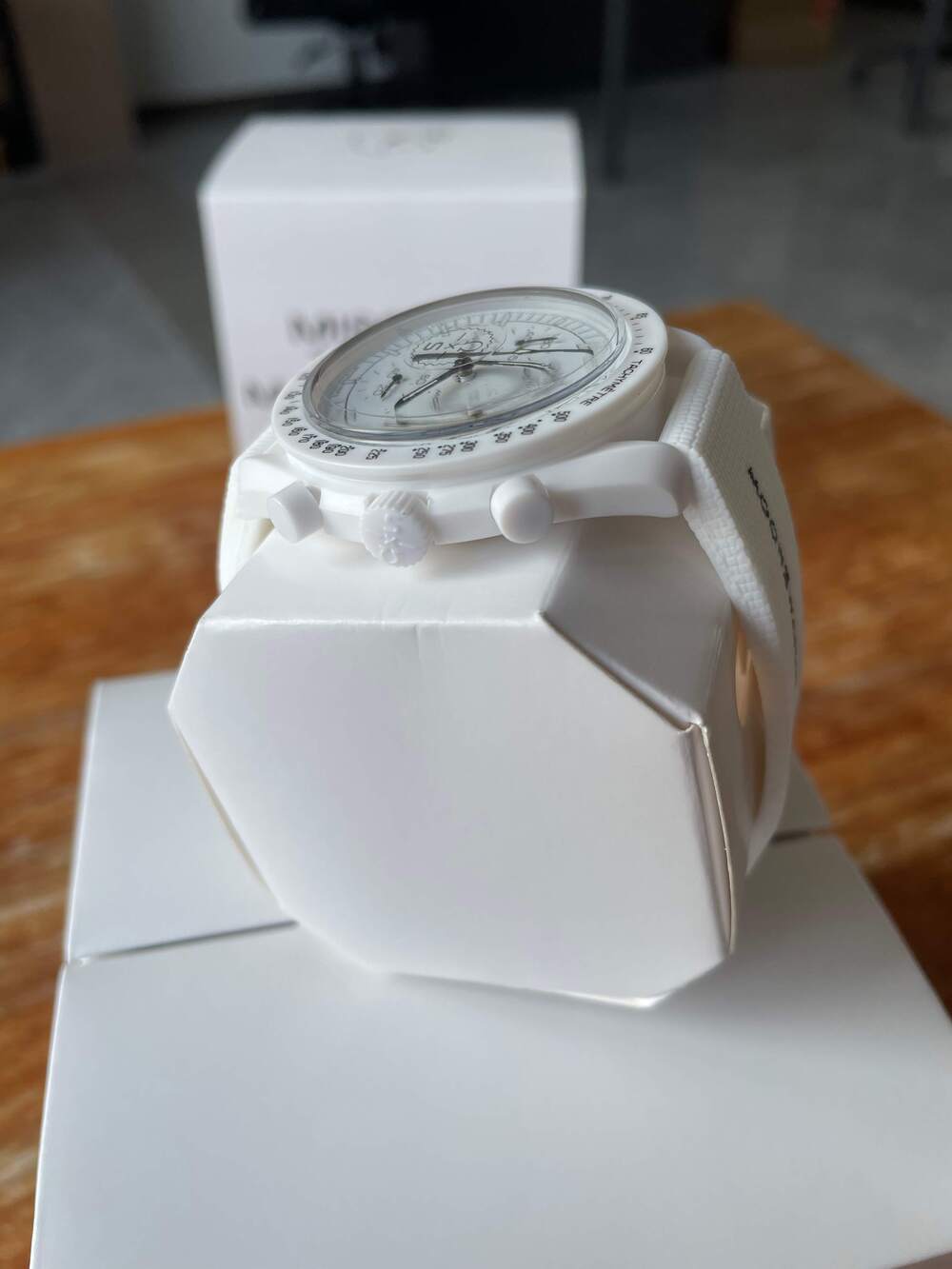 NWOT Swatch X Omega Moonswatch Snoopy Mission to the Moonphase White Full Moon